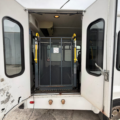 2009  Ford E350 Shuttle Bus