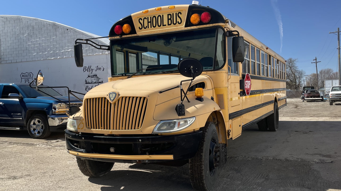 2011 International CE Series School Bus