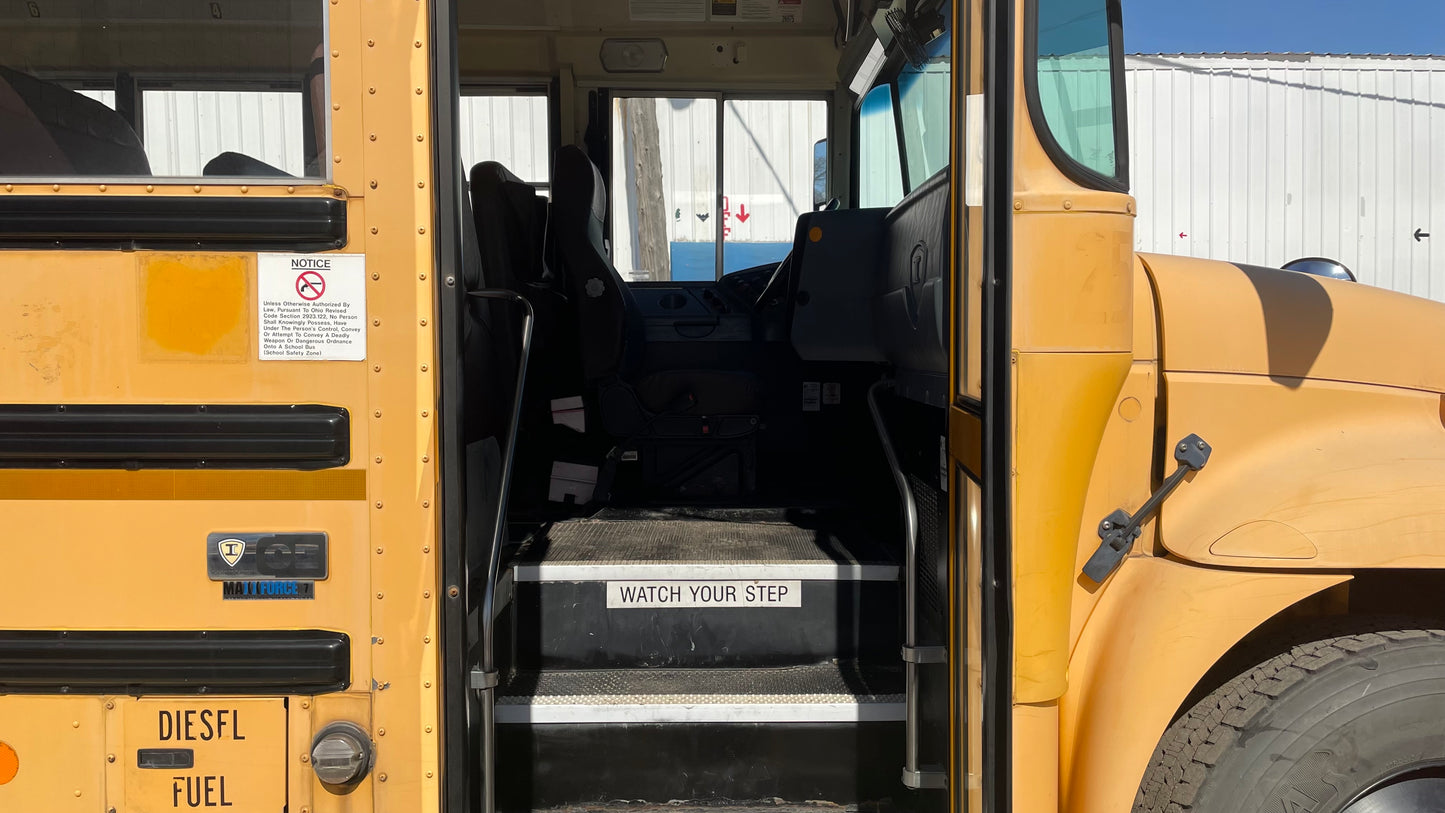 2011 International CE Series School Bus
