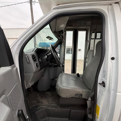 2009  Ford E350 Shuttle Bus