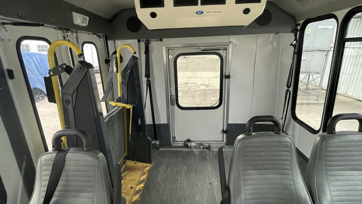 2013 Ford E350 Shuttle Bus - Handicap Accessible