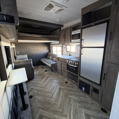 2022 Forest River Wildwood T251SSXL Toy Hauler photo 7