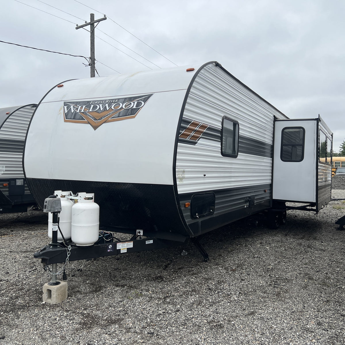 2022 Forest River Wildwood 27RK photo 2