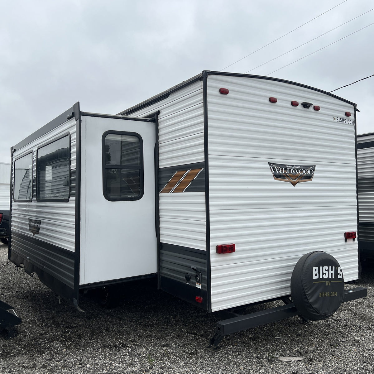 2022 Forest River Wildwood 27RK photo 3